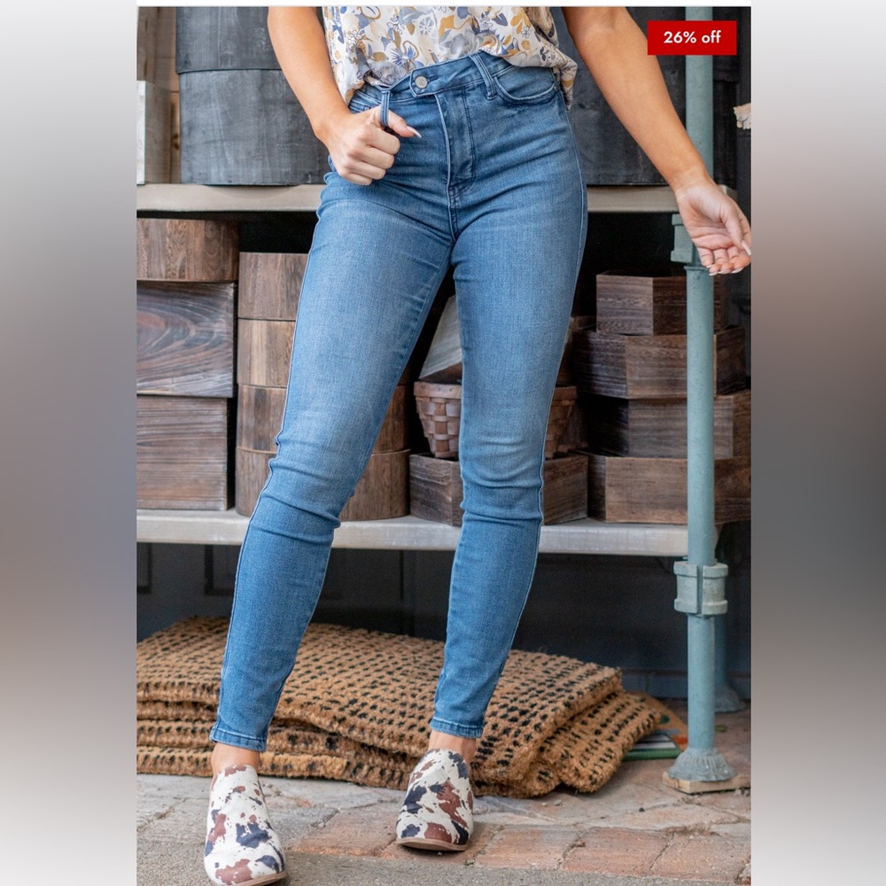 Judy Blue medium wash tummy control skinny jeans 5/27